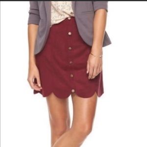 Lauren Conrad burgundy scalloped skirt size 8
